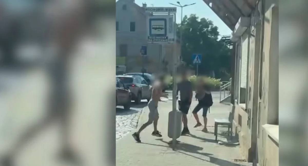 Sceny grozy na wrocławskim przystanku. Męż…