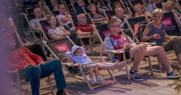 Sierpniowe Kino Letnie. Filmowe soboty pod gwiazdami