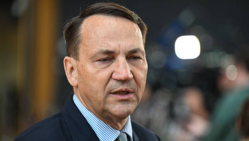 Sikorski: Rosja może przeprowadzić operację pod fałszywą flagą z użyciem ukraińskich dronów