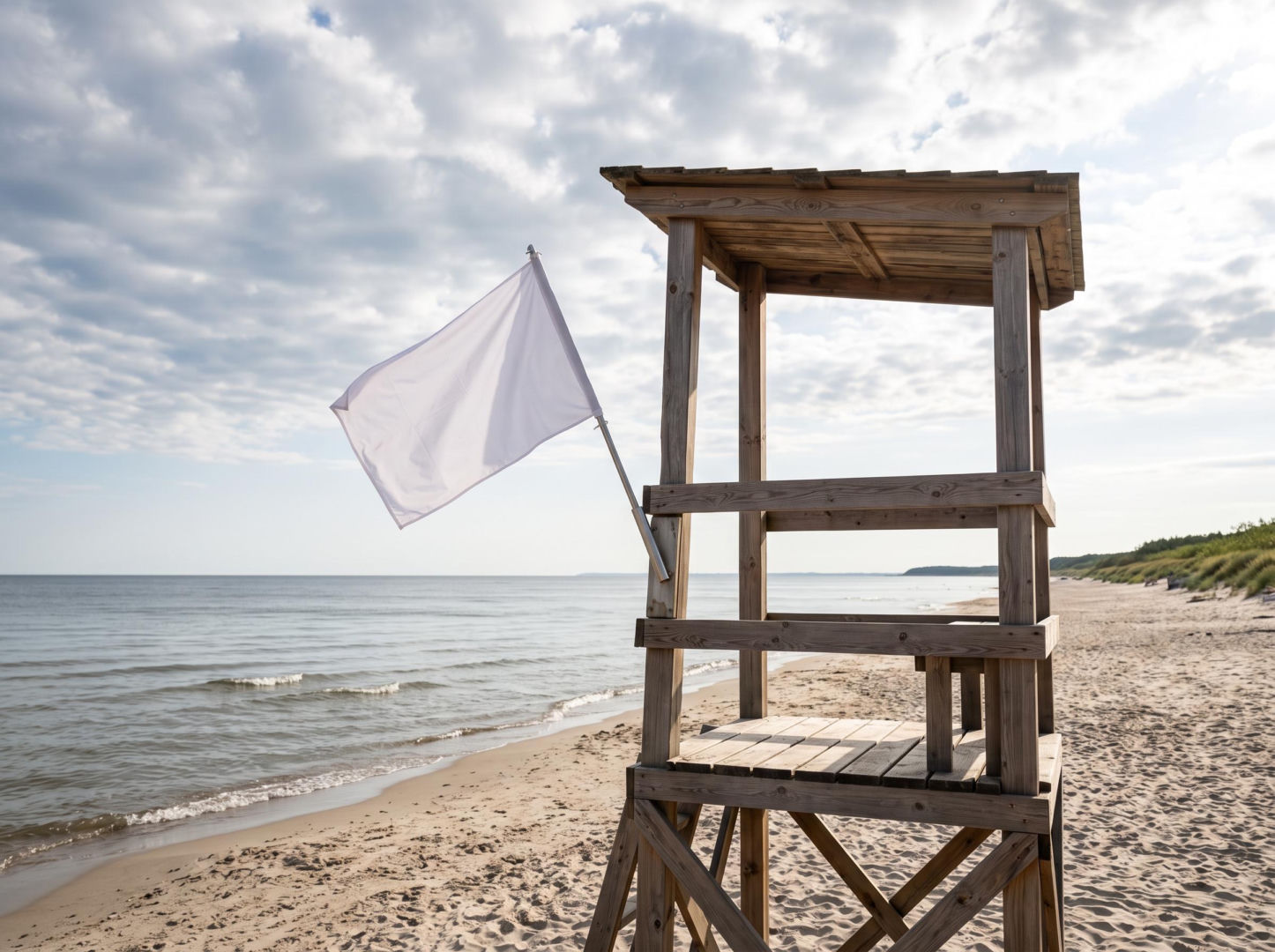 Sinice Łeba. Czy w Łebie można się kąpać 31.07? Flaga, warunki pogodowe
