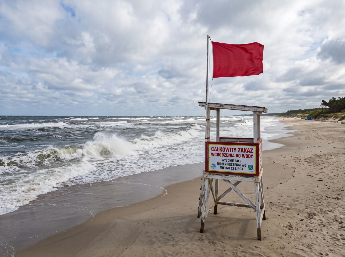Sinice Mielno. Czy w Mielnie można się kąpać 22.07? Flaga, warunki pogodowe