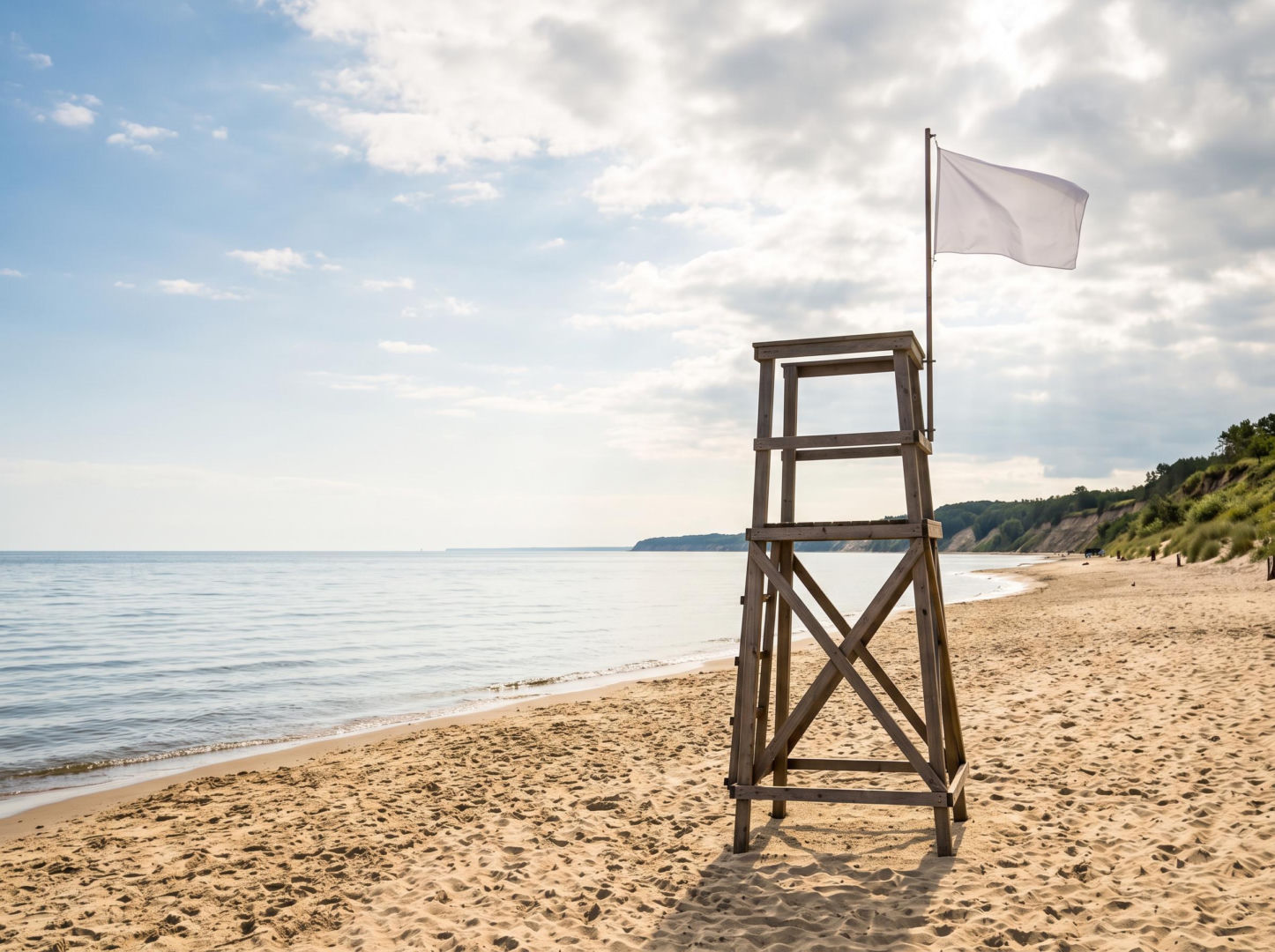 Sinice Trzęsacz 16.07. Czy w Trzęsaczu można się dzisiaj kąpać? Flaga, warunki pogodowe