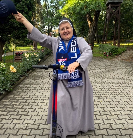Siostra Józefa z Poznania tak całym sercem wspiera Kolejorza. A kibice apelują: "wyskakiwać z bejmów."