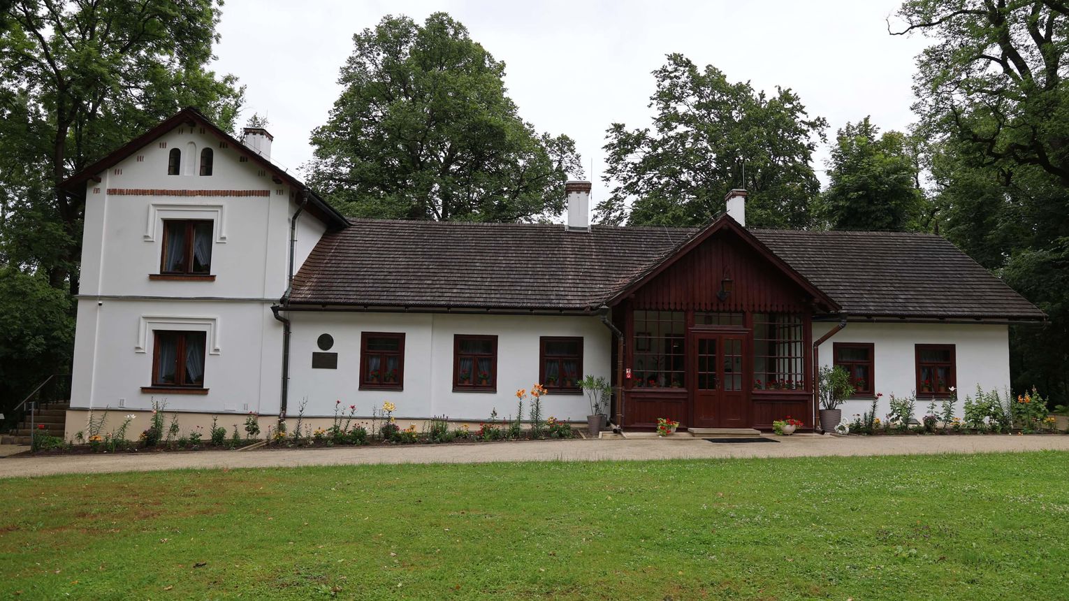 Śladami Marii Konopnickiej. Muzeum w Żarnowcu – miejsce, które warto odwiedzić