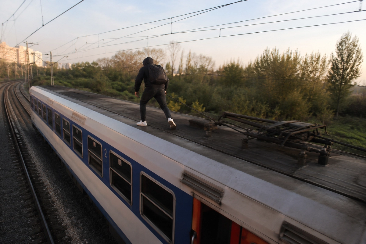 Śląsk. Rośnie liczba przypadków train surfingu. Służby ostrzegają przed tragedią