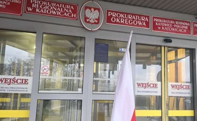 Śląskie/ 12 osób zatrzymano ws. wytwarzania i sprzedaży nielegalnych farmaceutyków