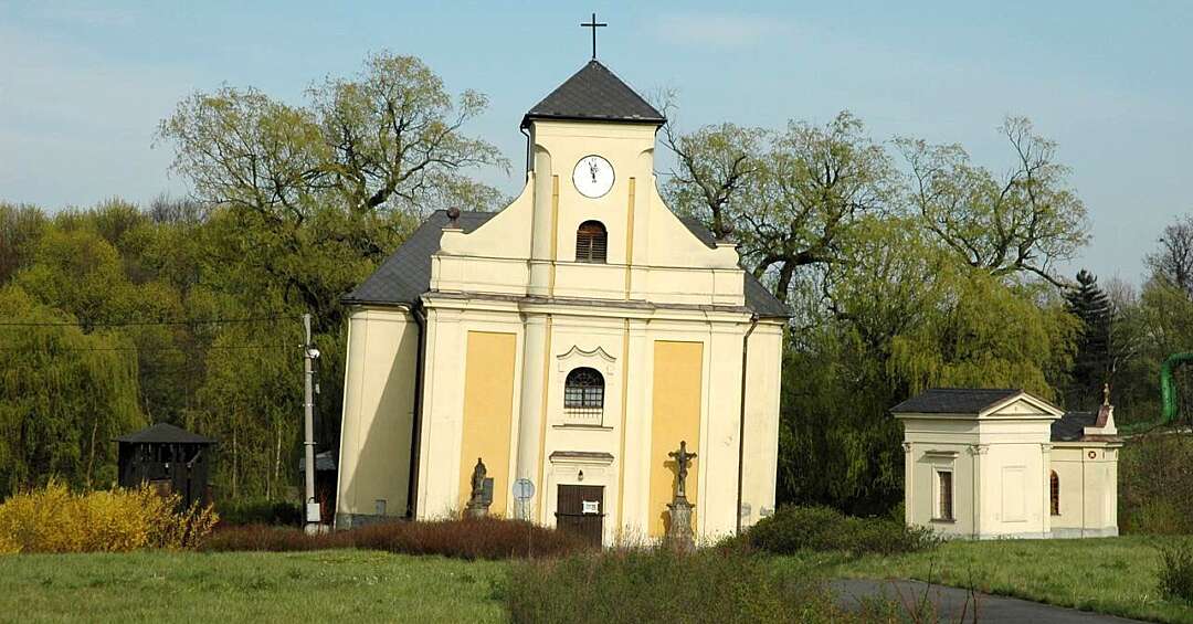 Słynny „Krzywy kościół” w Karwinie na Czeskim Śląsku można zwiedzać i posłuchać o jego niezwykłej historii