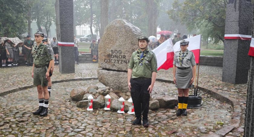 Sokołów Podlaski w strugach deszczu oddał hołd powstańcom warszawskim