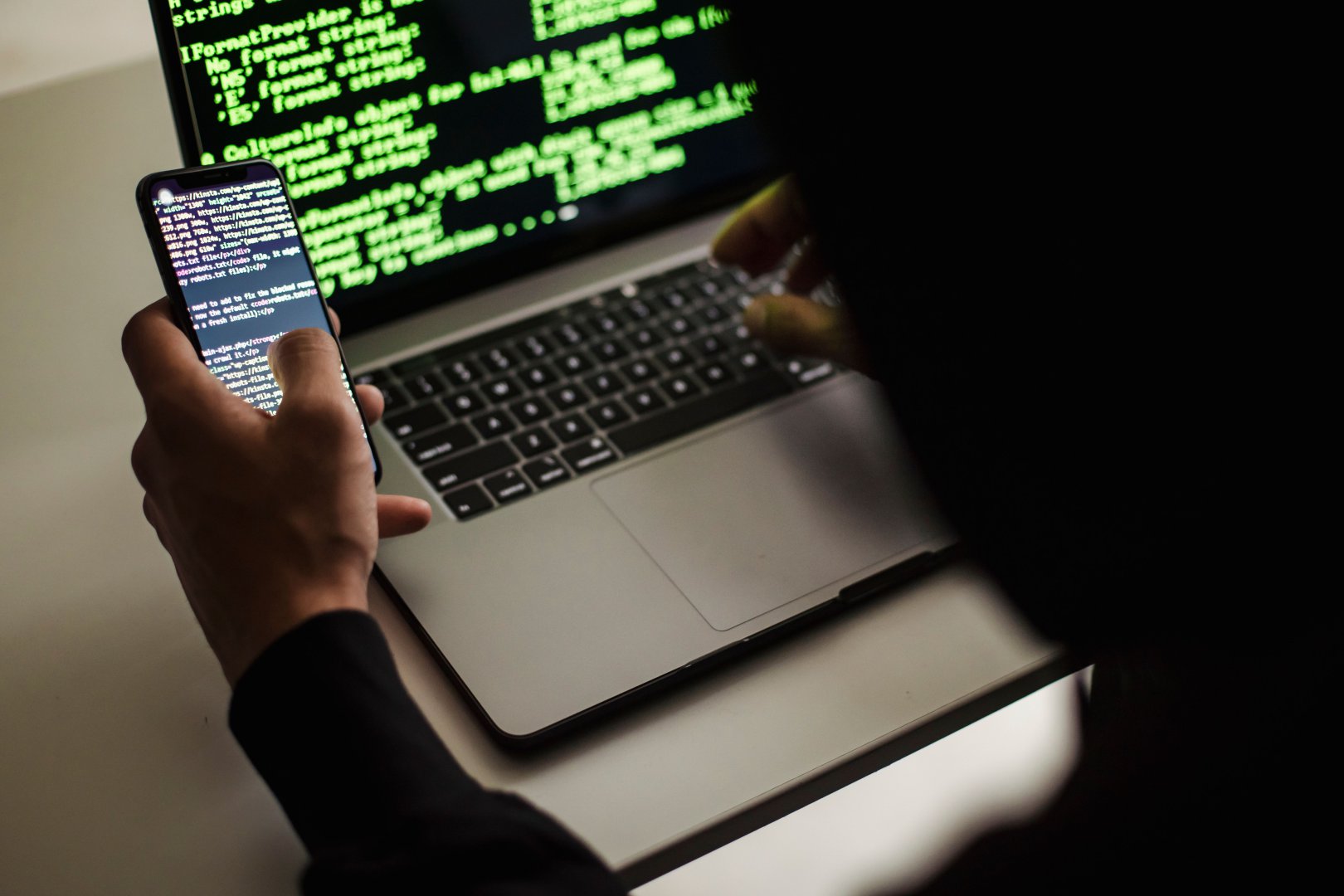 Spoofing. Kobieta uwierzyła fałszywemu pracownikowi banku. Straciła 15 tys. zł