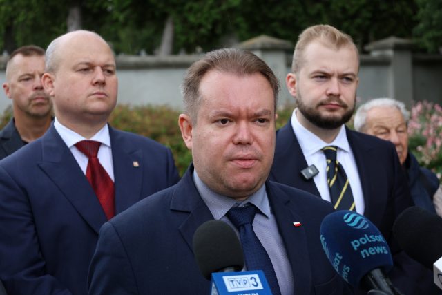 Spór o pamięć Wołynia i partnerstwo ze Lwowem. PiS żąda reakcji prezydenta Lublina