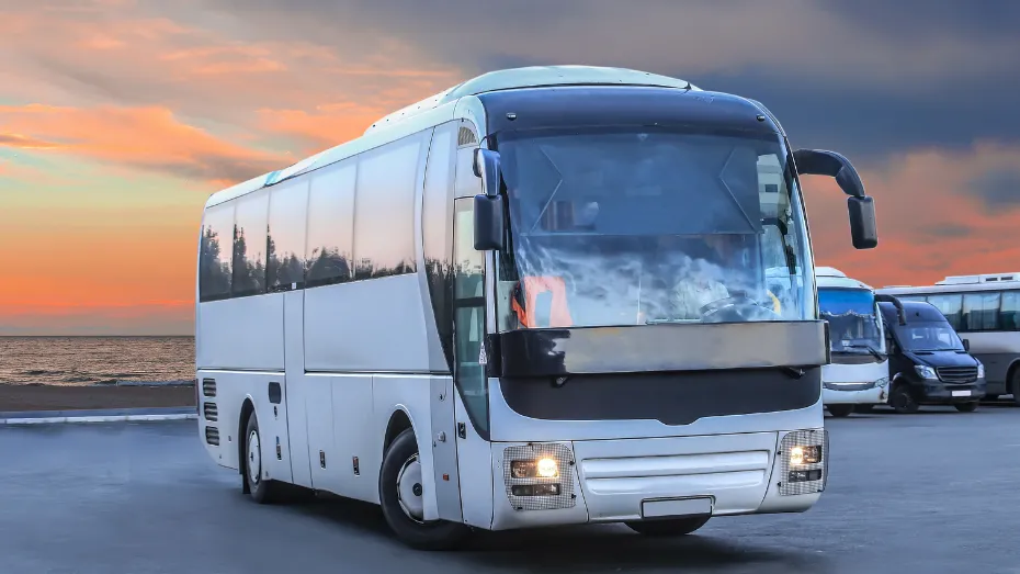 Sprawdź autobus przed wyjazdem na wakacje - wykaz punktów kontroli
