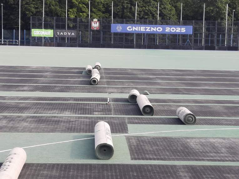 Stadion w Gnieźnie z nawierzchnią jak na igrzyskach olimpijskich