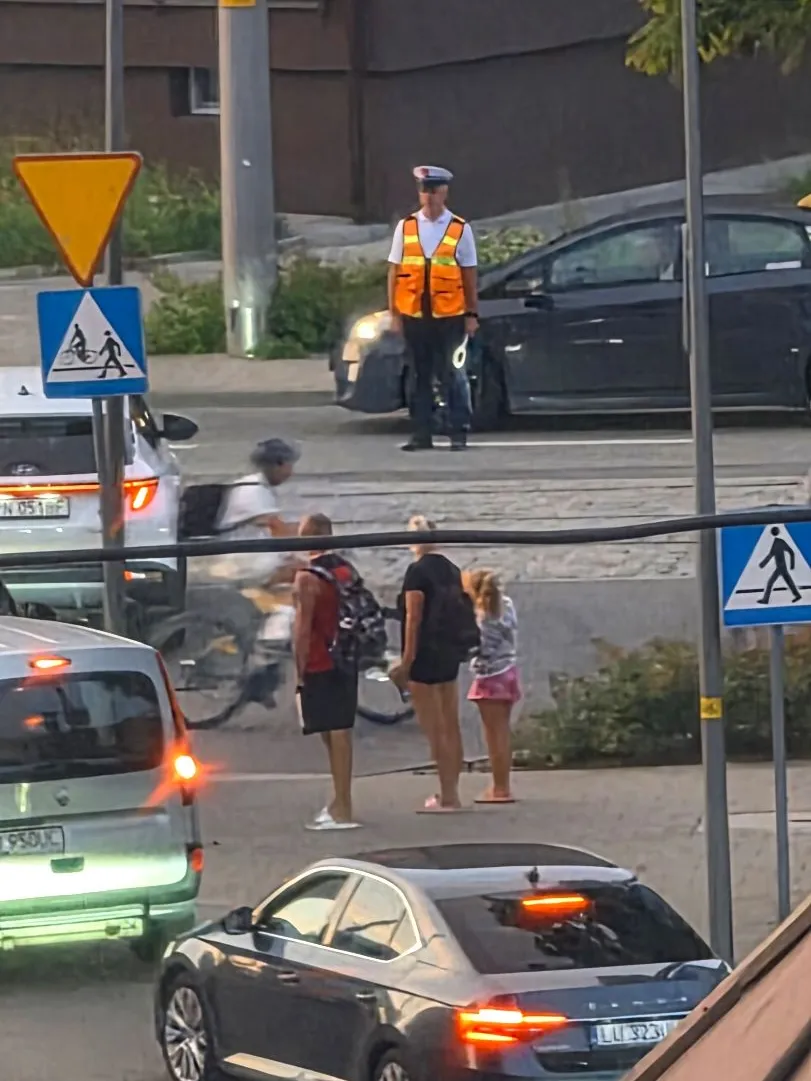 Stogi ,jest nadzieja - policja kieruje ruchem