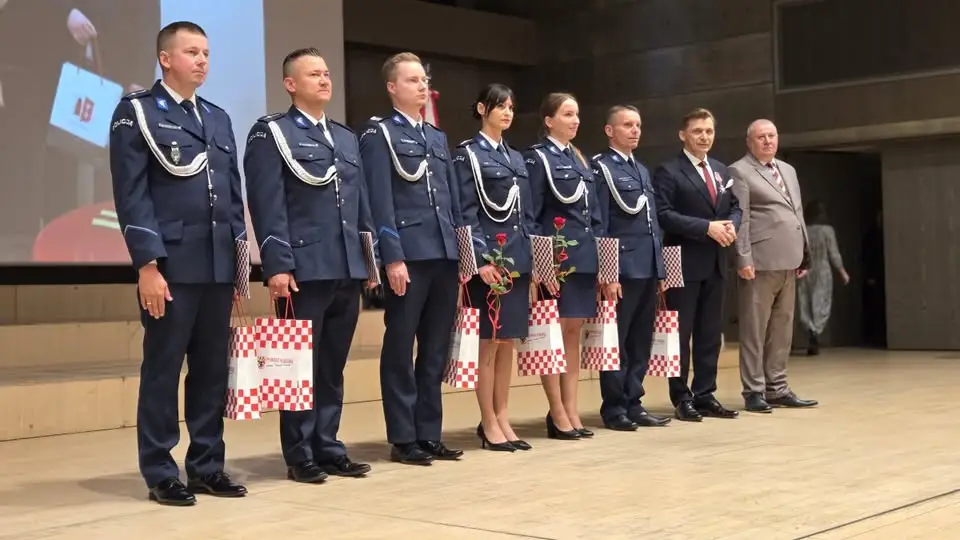 Święto Policji w Kaliszu: awanse i odznaczenia dla funkcjonariuszy