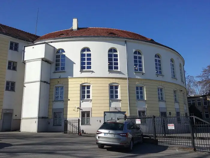 Syreny, minuta ciszy i wspólne śpiewanie ku pamięci Powstańców