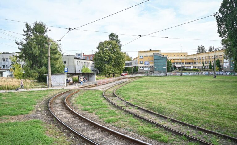Sześć ofert na przebudowę torowiska do Kucelina. Wszystkie mieszczą się w budżecie miasta