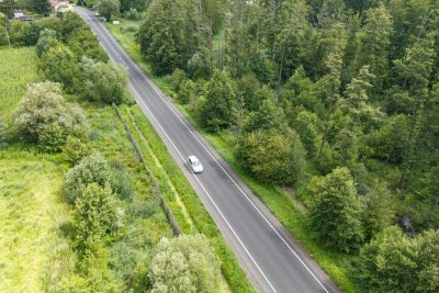 Szybciej i bezpieczniej do A2. Zakończono modernizację drogi Łyszkowice – Kalenice