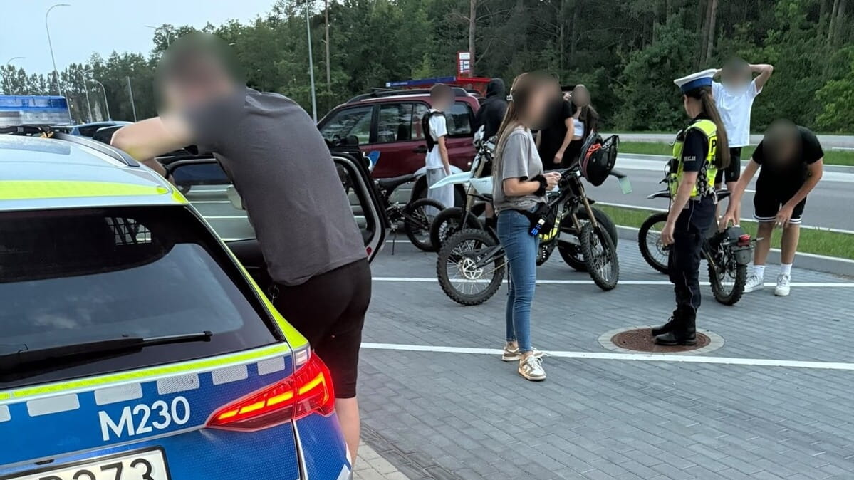 Tak się bał kontroli, że uciekał przed policją. Mandat dostała matka