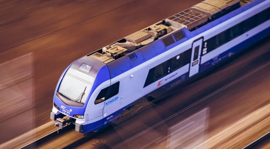 „Tańsze bilety cieszyły się zbyt dużym zainteresowaniem”. Mniejsza zniżka w PKP Intercity