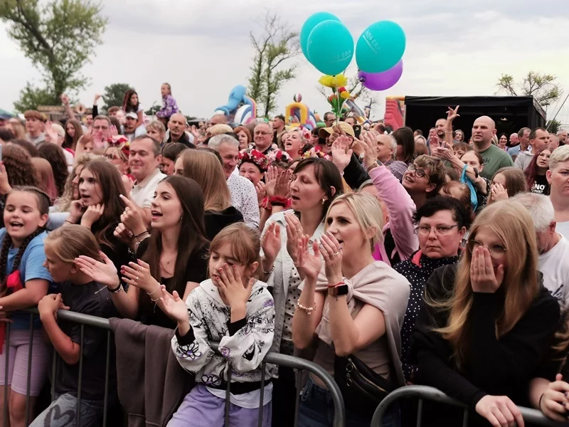 Tłumy pojawią się w gminie Zduny już w ten weekend! Na scenie znani wykonawcy disco polo i folk