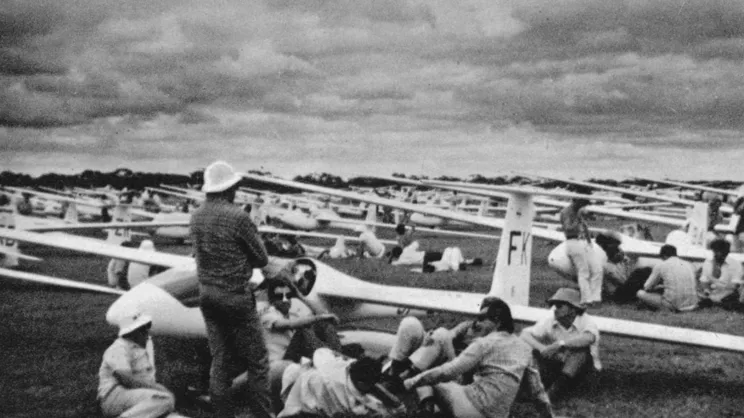 Szybowiec SZD-41 podczas mistrzostw świata w 1974 roku
