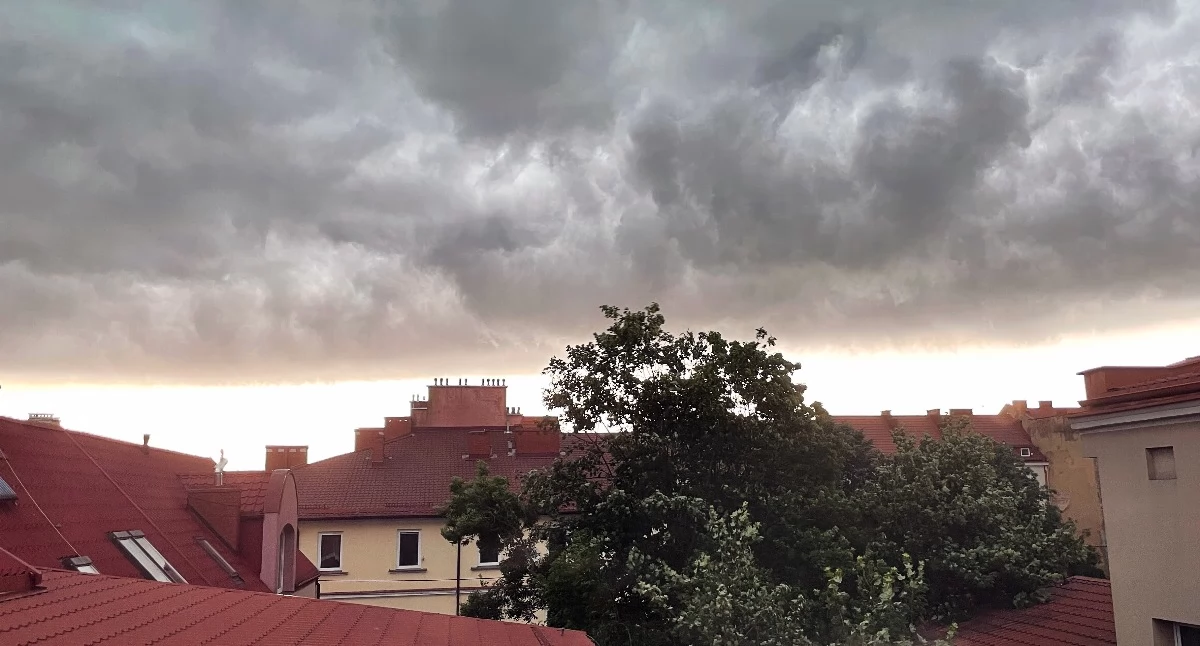 To nie będzie spokojny piątek. Najpierw afrykański skwar, po południu burze z gradem