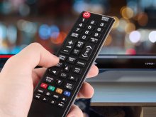 Tradycyjna telewizja wciąż ma się dobrze. Codziennie ogląda ją niemal 6 na 10 Polaków