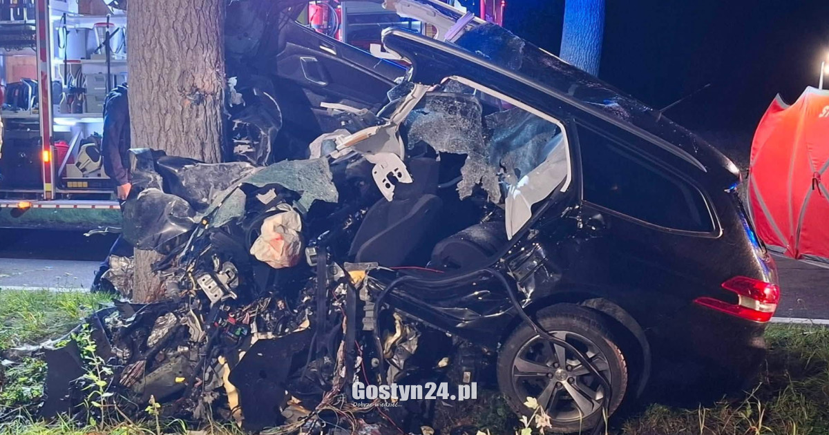 Tragedia na drodze! Nie żyje 49-letni kierowca. Siła zderzenia była potężna