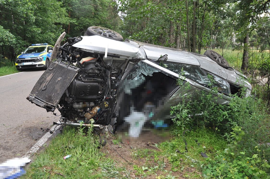 Tragiczny wypadek w Łomazach. Nie żyje 31-letnia kierująca Audi