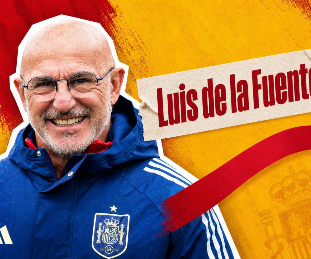 Uśmiechnięty Luis de la Fuente w sportowej kurtce. O wierze trenera Hiszpanów przeczytasz na Radioplus.