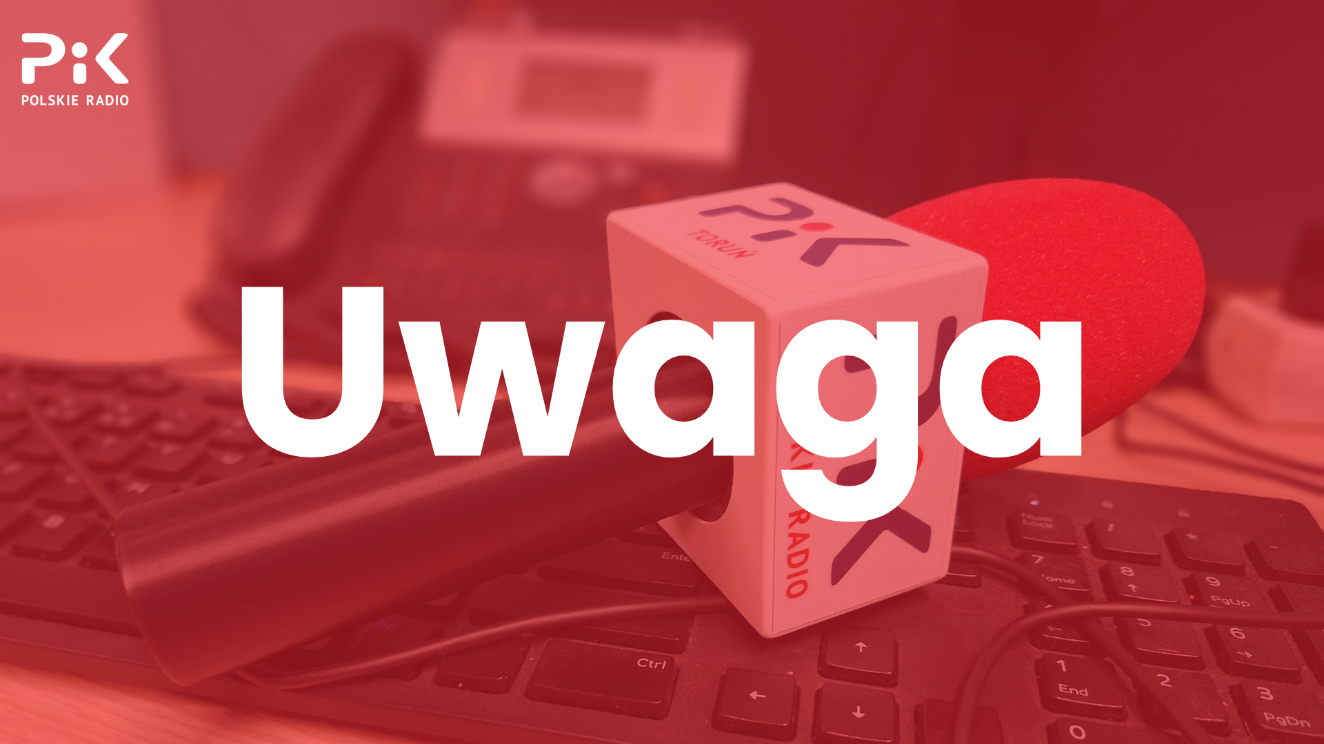 Trwa wyciąganie z rowu 50-tonowego dźwigu. Są utrudnienia na DK 10 pod Bydgoszczą