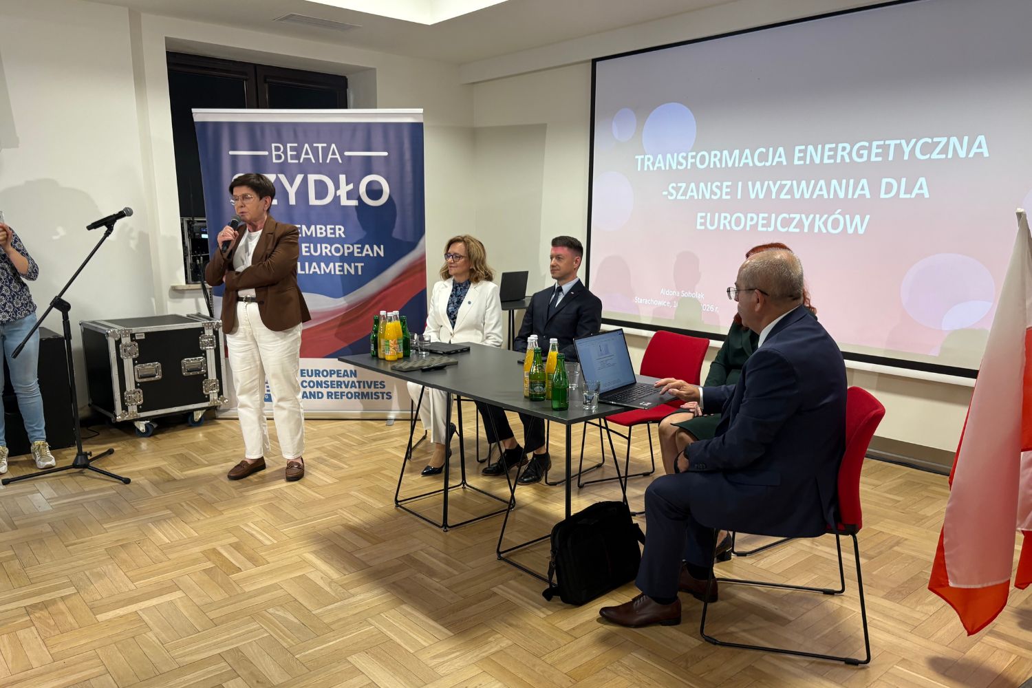 Trwają prace nad rewizją ETS-u – mówiła w Starachowicach Beata Szydło