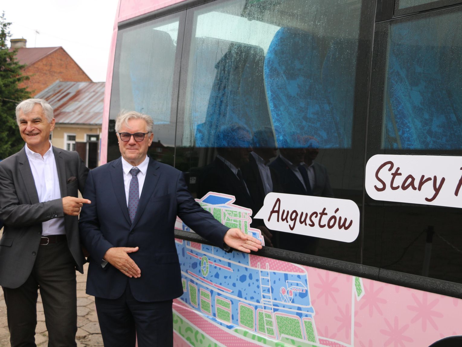„Turystyczna Ósemka” ruszyła z Augustowa. Nowe połączenia pozwolą zwiedzać region za 20 zł (Video)Data dodania artykułu: 02.07.2026Liczba komentarzy artykułu: 2Liczba pozytywnych reakcji użytkowników do artykułu: 2