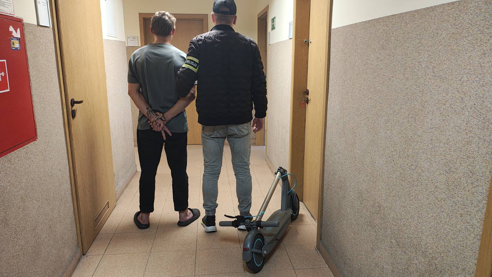 Ukradł hulajnogę elektryczną. Młodemu mężczyźnie teraz grozi 5 lat więzienia