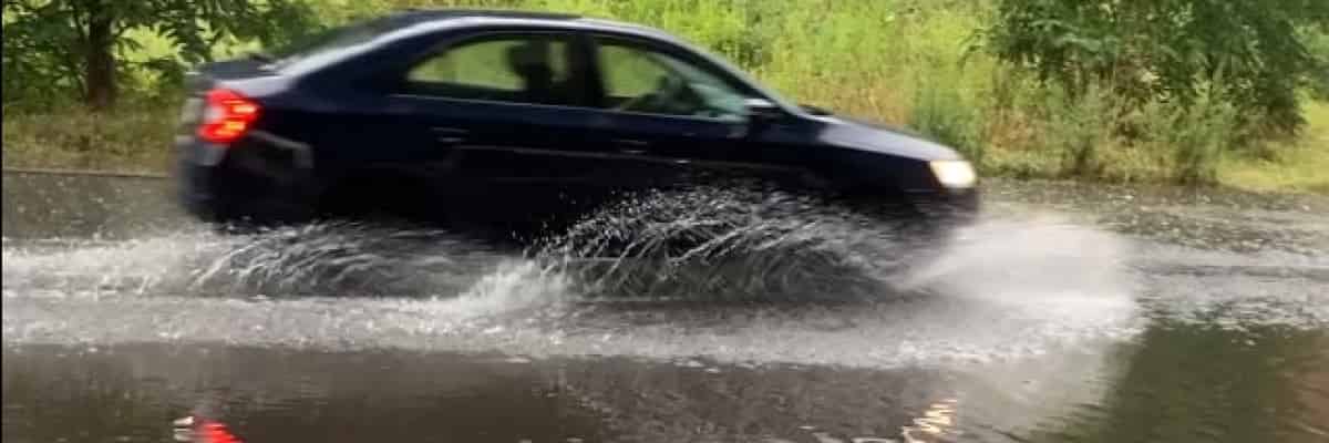 Ulewa we Wrocławiu. Dowiedz się jak działają służby