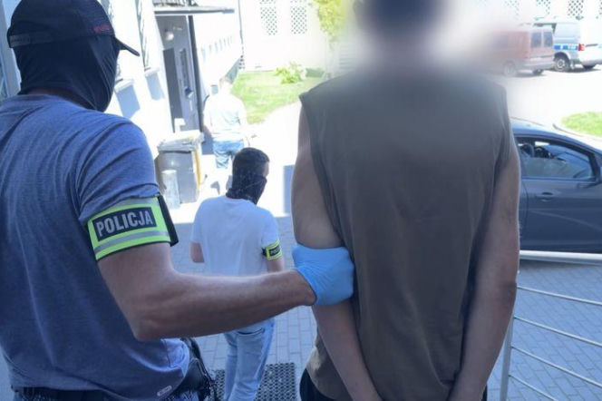 Zatrzymanie napastnika z Rumi przez policjantów. O szczegółach zdarzenia przeczytasz na Eska Trójmiasto.