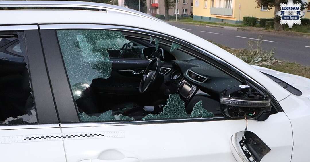 Uszkodził 8 samochodów w Bielszowicach. Twierdzi, że nic nie pamięta...