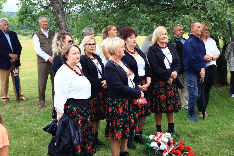 uroczystości upamiętniające 83. Rocznicę rozstrzelania 16 mieszkańców Klonowa