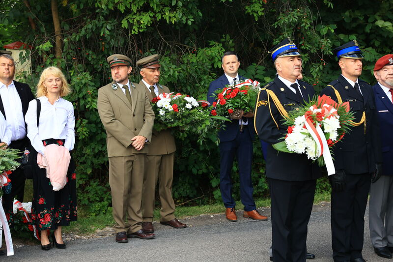 uroczystości upamiętniające 83. Rocznicę rozstrzelania 16 mieszkańców Klonowa