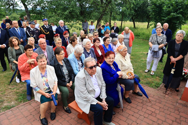 uroczystości upamiętniające 83. Rocznicę rozstrzelania 16 mieszkańców Klonowa