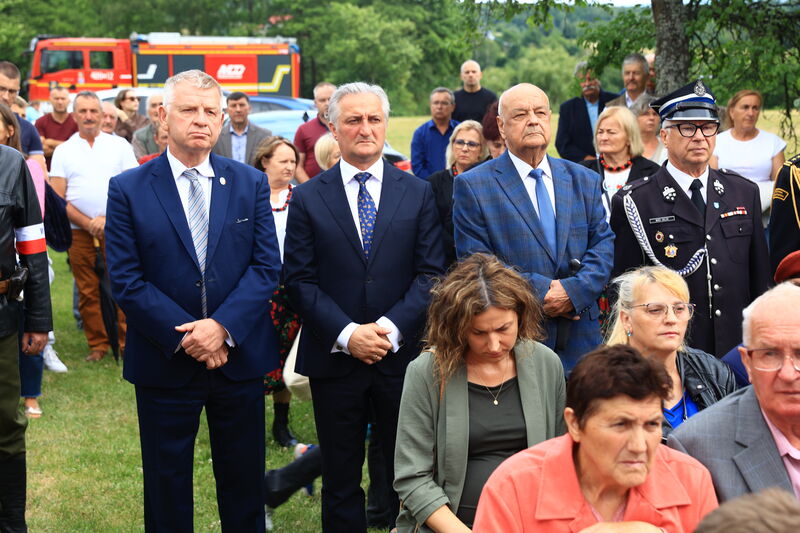 uroczystości upamiętniające 83. Rocznicę rozstrzelania 16 mieszkańców Klonowa