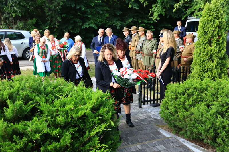 uroczystości upamiętniające 83. Rocznicę rozstrzelania 16 mieszkańców Klonowa