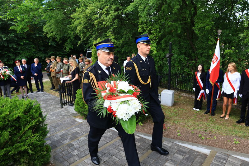 uroczystości upamiętniające 83. Rocznicę rozstrzelania 16 mieszkańców Klonowa