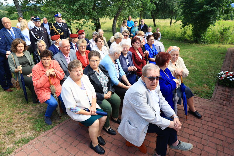 uroczystości upamiętniające 83. Rocznicę rozstrzelania 16 mieszkańców Klonowa