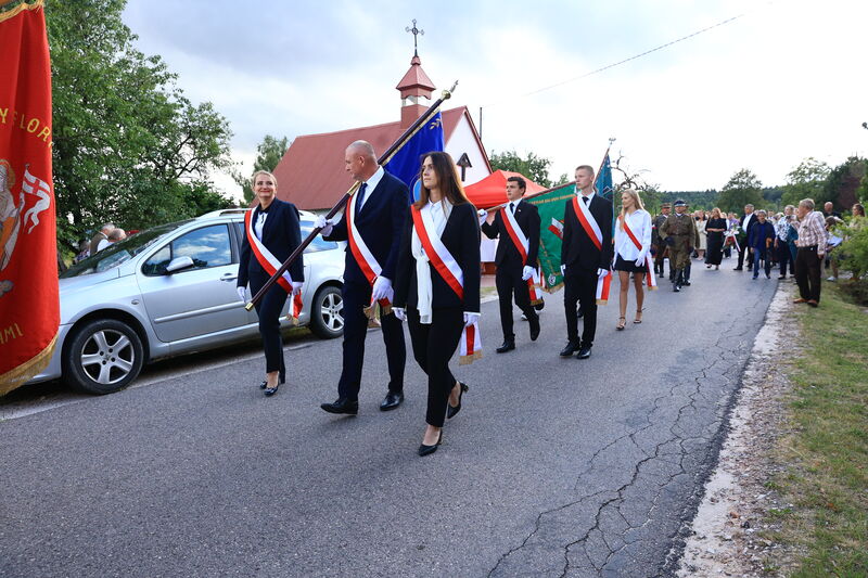 uroczystości upamiętniające 83. Rocznicę rozstrzelania 16 mieszkańców Klonowa