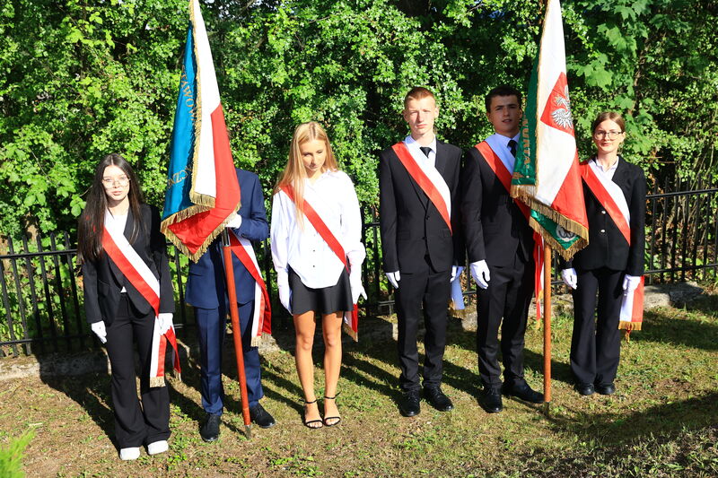 uroczystości upamiętniające 83. Rocznicę rozstrzelania 16 mieszkańców Klonowa