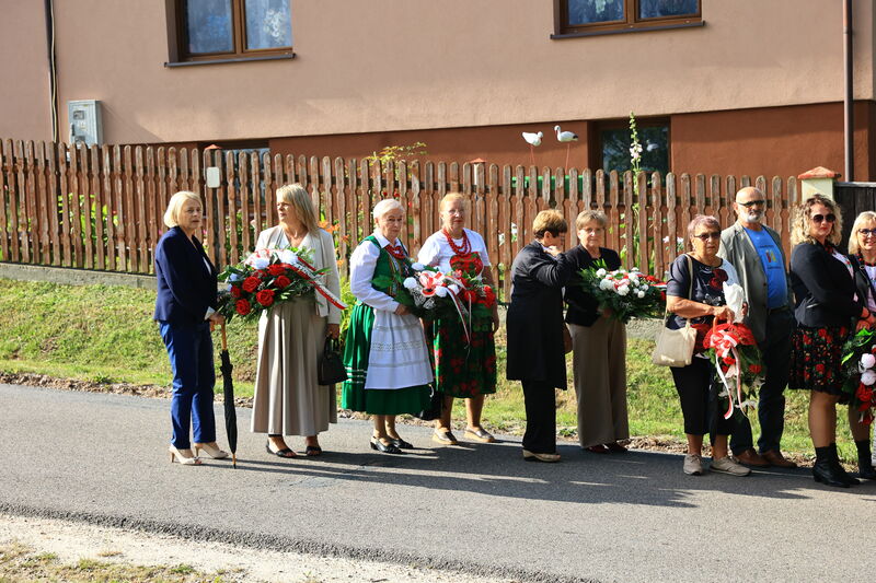 uroczystości upamiętniające 83. Rocznicę rozstrzelania 16 mieszkańców Klonowa