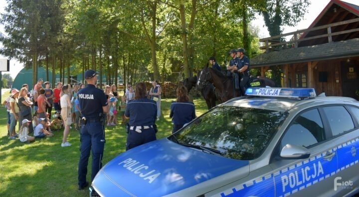 Wakacje w sieci – niebezpieczne relacje