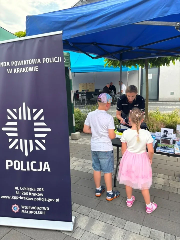 Wakacyjne pikniki w Rudawie i Igołomi. Policjanci ostrzegali seniorów