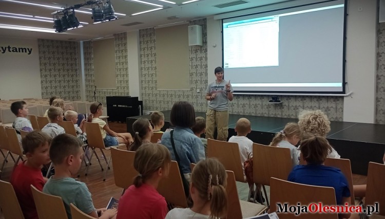 Walizka z Sudanu Południowego. Młodzi oleśniczanie poznają różne kultury